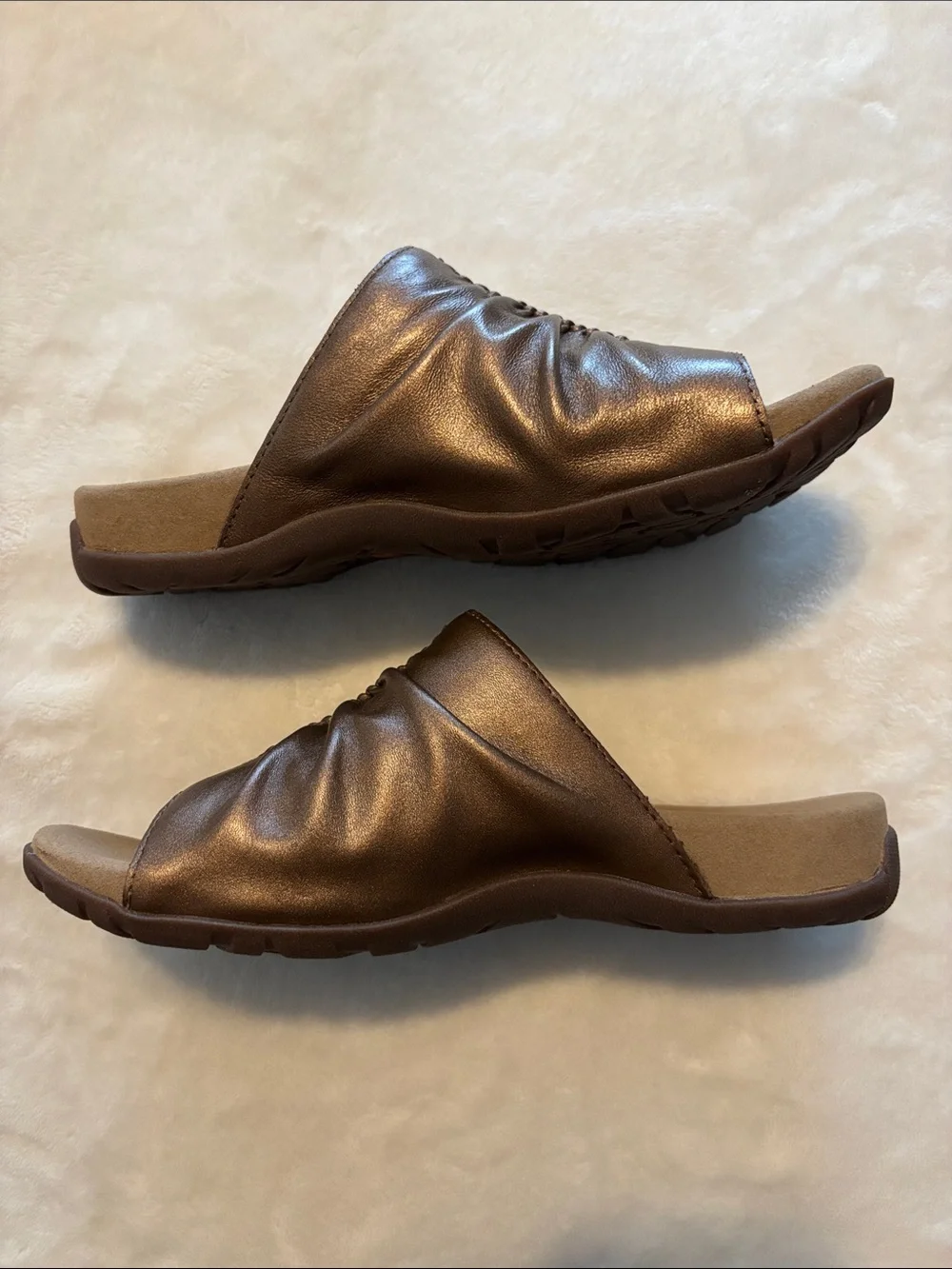 Taos “Gift 2” Toe-Thong Sandals Metallic Bronze Size 7  New With Tags Comfy - Picture 10 of 12
